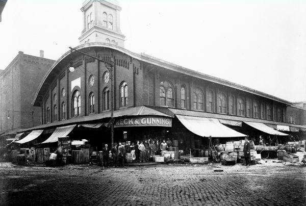 Hopkins Seafood - Dock Street Market