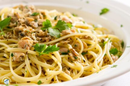 Fresh Chopped Clams – 1 Gallon Tub